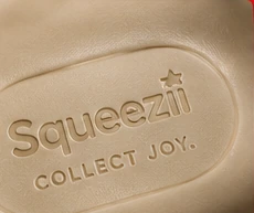 Concept sample of the embossed SQUEEZII mark